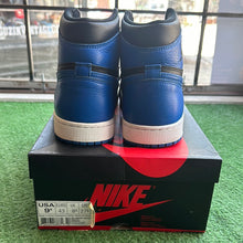 Load image into Gallery viewer, Jordan Royal 1s Size 9.5
