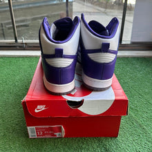 Load image into Gallery viewer, Nike Varsity Purple High Dunks Size 12W/10.5M
