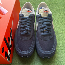 Load image into Gallery viewer, Nike Sacai Fragment LD Waffles Size 11
