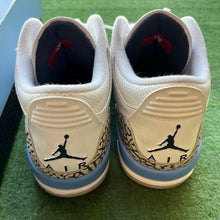Load image into Gallery viewer, Jordan UNC 3s Size 10
