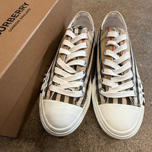 Load image into Gallery viewer, Burberry Larkhall Logo Sneakers Size 37
