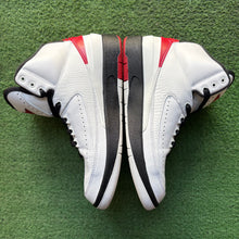 Load image into Gallery viewer, Jordan Chicago 2s Size 6Y
