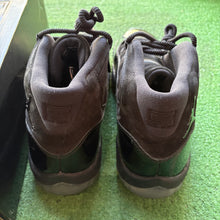 Load image into Gallery viewer, Jordan Cap and Gown 11s Size 12
