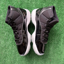 Load image into Gallery viewer, Jordan Space Jam 11s Size 11
