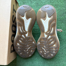 Load image into Gallery viewer, Yeezy Mist 380s Size 7
