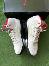 Load image into Gallery viewer, Jordan Fire Red 5s Size 11
