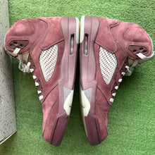 Load image into Gallery viewer, Jordan Burgundy 5s Size 11
