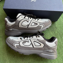 Load image into Gallery viewer, Dior B30s Size 46

