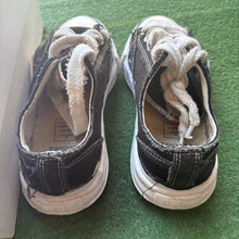 Load image into Gallery viewer, Mihara Peterson Canvas Lows Size 39
