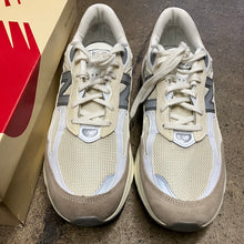 Load image into Gallery viewer, New Balance MiUSA Cream 990v6 Size 13

