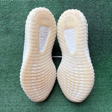 Load image into Gallery viewer, Yeezy Bone 350 V2s Size 11
