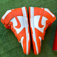 Load image into Gallery viewer, Nike Syracuse High Dunks Size 13
