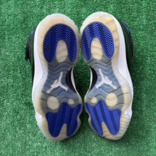 Load image into Gallery viewer, Jordan Space Jam 11s Size 11
