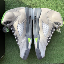 Load image into Gallery viewer, Jordan Green Bean 5s Size 7Y

