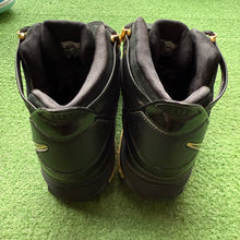 Load image into Gallery viewer, Nike Lebron Black Gold 3s Size 10
