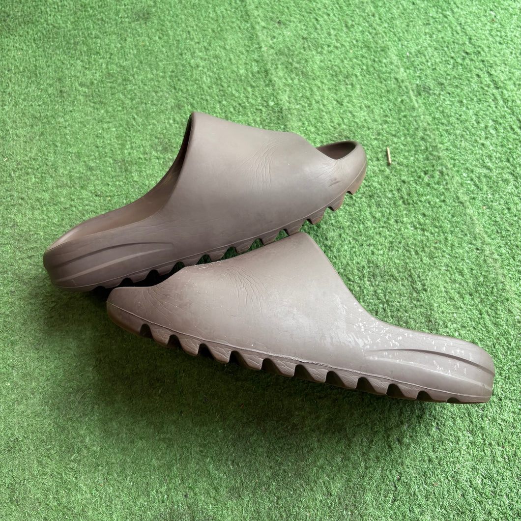 Yeezy Soot Slides Size 7