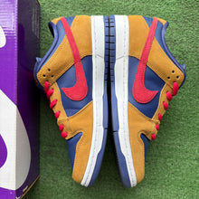 Load image into Gallery viewer, Nike SB FTC Low Dunks Size 8
