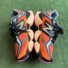 Load image into Gallery viewer, New Balance Sun Glow 9060s Size 11
