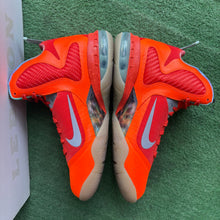 Load image into Gallery viewer, 2012 Nike LeBron Big Bang 9s Size 10
