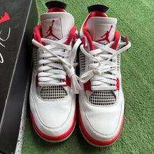 Load image into Gallery viewer, Jordan Fire Red 4s Size 9.5
