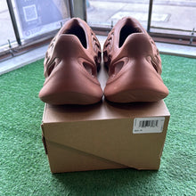 Load image into Gallery viewer, Yeezy Clay Red Foam RNR Size 10
