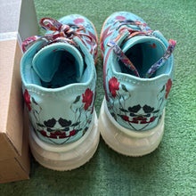 Load image into Gallery viewer, Nike LeBron Mimi Plange Daughters Floral Low 18s Size 11.5
