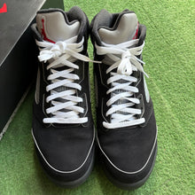 Load image into Gallery viewer, Jordan Metallic 5s Size 12
