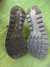 Load image into Gallery viewer, Nike Dark Iris Vaporwaffles Size 9
