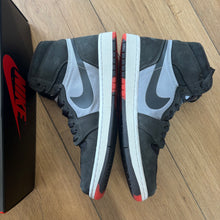 Load image into Gallery viewer, Jordan High Element Gore-Tex Size 9

