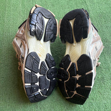 Load image into Gallery viewer, Balenciaga Runners Size 43

