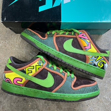 Load image into Gallery viewer, Nike SB De La Soul Low Dunks Size 10.5
