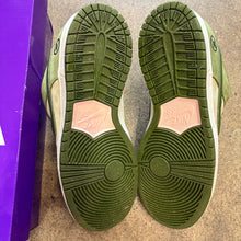 Load image into Gallery viewer, Jordan Matcha SB Low Dunks Size 9
