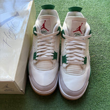 Load image into Gallery viewer, Jordan Pine Green SB 4s Size 9
