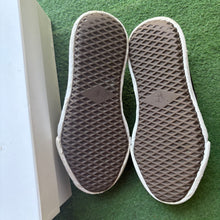 Load image into Gallery viewer, Mihara Peterson Canvas Lows Size 39
