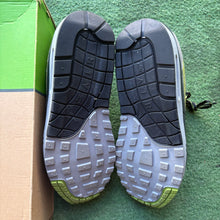 Load image into Gallery viewer, Nike Air Max Huf 1s Size 10.5
