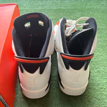 Load image into Gallery viewer, Jordan Gatorade 6s Size 13
