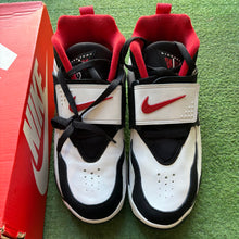 Load image into Gallery viewer, Nike Air 49ers Diamond Turfs Size 9
