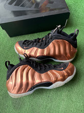 Load image into Gallery viewer, Nike Copper Foamposites Size 9.5
