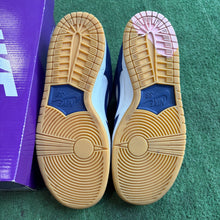 Load image into Gallery viewer, Nike Los Angeles Dodgers SB Low Dunks Size 8
