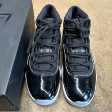 Load image into Gallery viewer, Jordan Space Jam 11s Size 11
