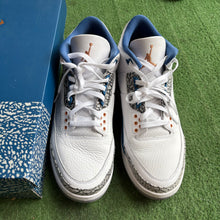Load image into Gallery viewer, Jordan Wizard 3s Size 11.5

