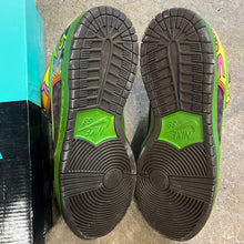Load image into Gallery viewer, Nike SB De La Soul Low Dunks Size 10.5
