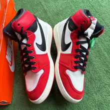 Load image into Gallery viewer, Jordan Chicago AJKOs Size 11
