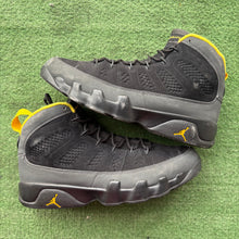 Load image into Gallery viewer, Jordan Charcoal Gold 9s Size 11
