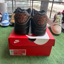 Load image into Gallery viewer, Nike Volcano Air Max 90s Size 11.5
