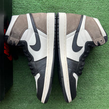 Load image into Gallery viewer, Jordan Mocha 1s Size 10.5
