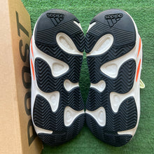 Load image into Gallery viewer, Yeezy Wave Runner 700s Size 9
