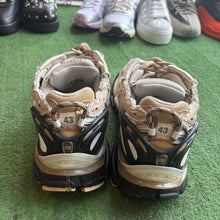 Load image into Gallery viewer, Balenciaga Runners Size 43
