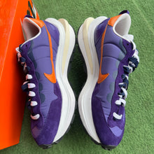 Load image into Gallery viewer, Nike Sacai Dark Iris Vaporwaffles Size 12
