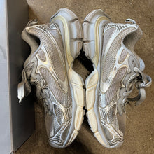 Load image into Gallery viewer, Balenciaga 3XL Size 45
